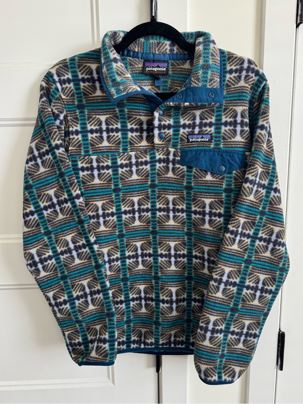 Patagonia Synchilla Lightweight Snap-T Pullover in Snow Beam / Pale Periwinkle